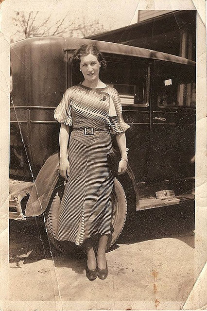 1930s fashion, bias-cut dress with subtle detailing