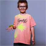 Children wearing Hypercolor t-shirts