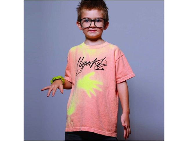 Children wearing Hypercolor t-shirts