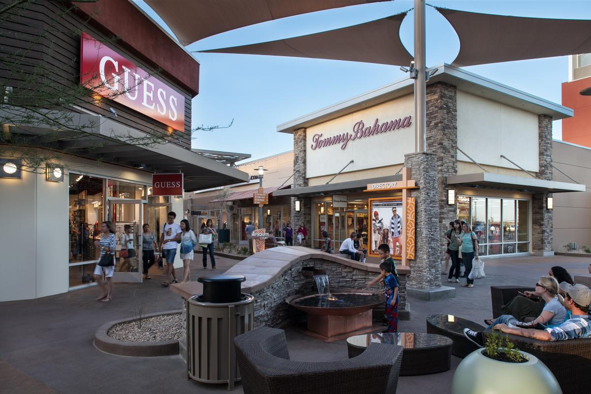 Interior of Chandler Fashion Center