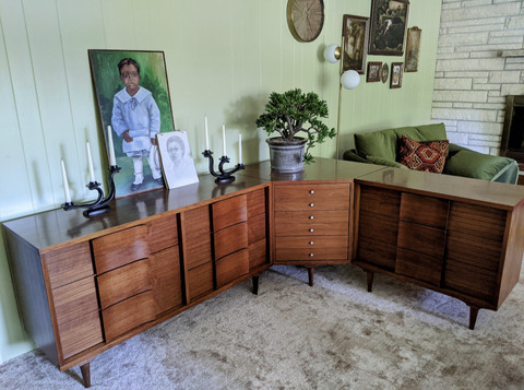 Johnson Carper Delray modular bedroom set