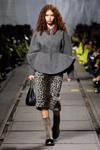 Alexander McQueen AW24 showcases sophisticated leopard print integrating into the fall 2024 fashion trends