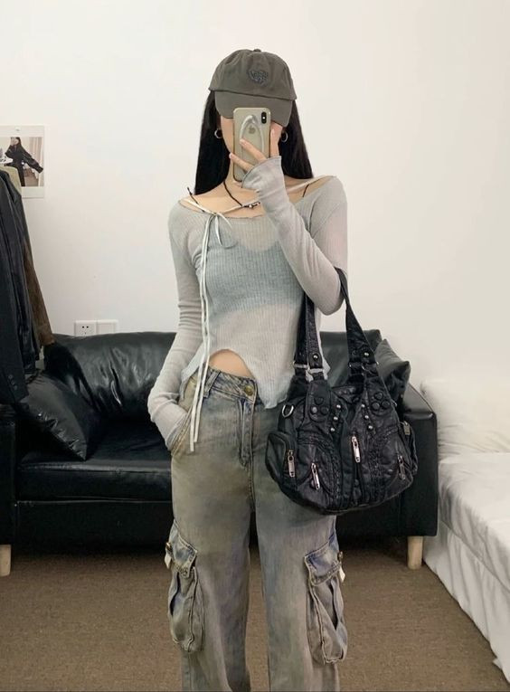 Woman in Downtown girl Acubi outfit