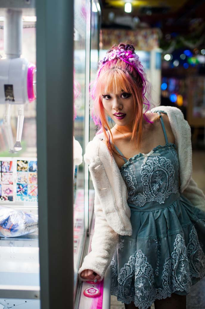 pastel pink hair, pastel hairstyle