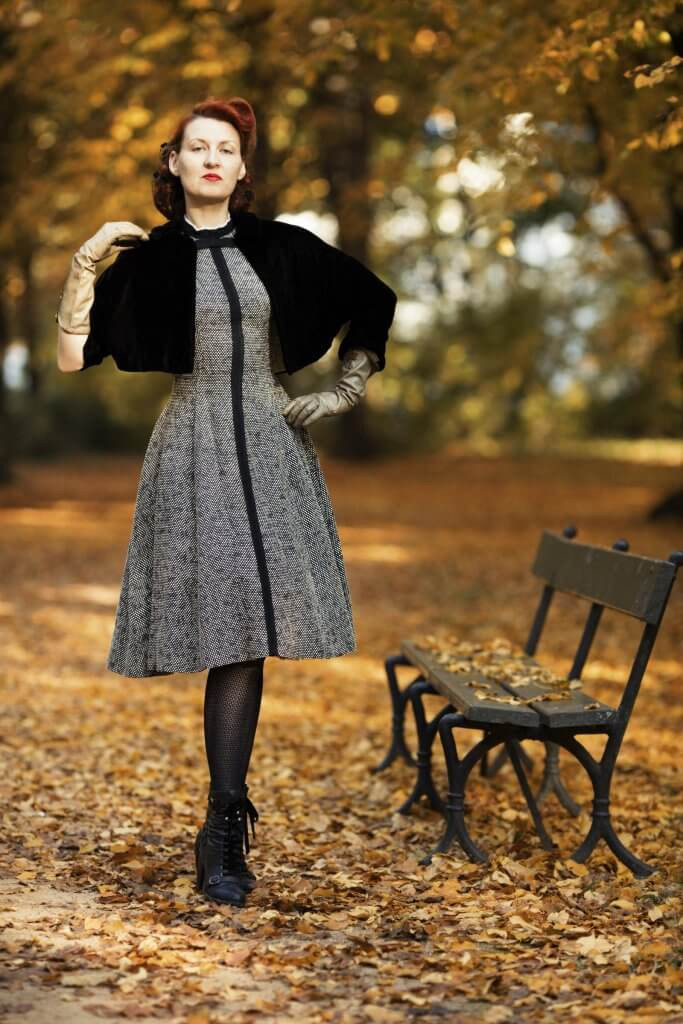 Vintage fashion blog to follow for vintage styling tips.