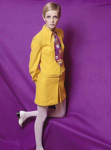 1960s fashion featuring Twiggy in a miniskirt